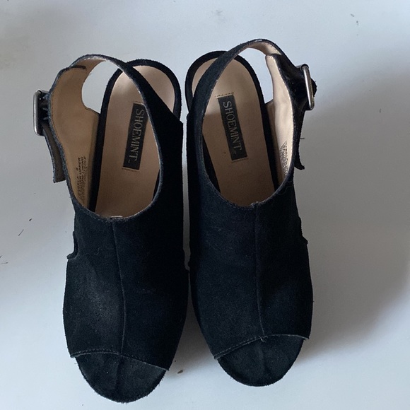 Black Suede Chunky Platform Heel by Shoe Mint 5.5in heel 1.5 in sole - Picture 2 of 5